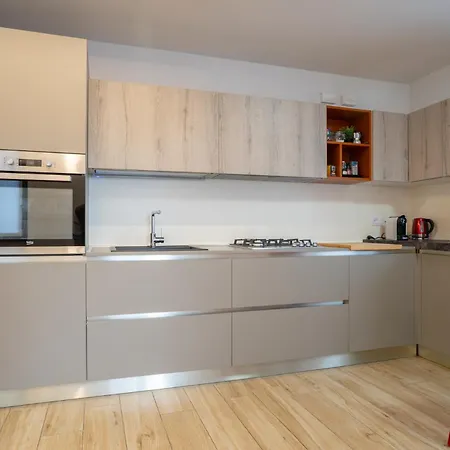 Lovely Bright In Center Apartamento Barzio
